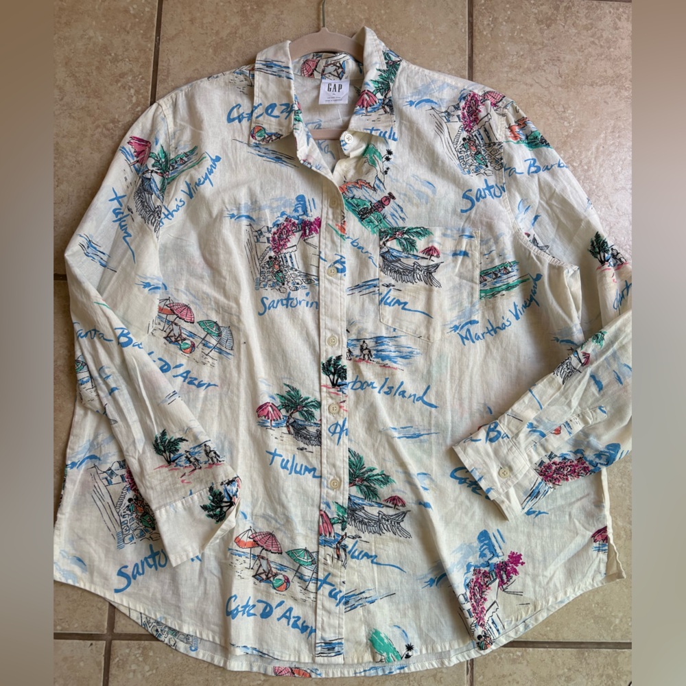 GAP Women's Cream Travel Graphic Button Down Shirt